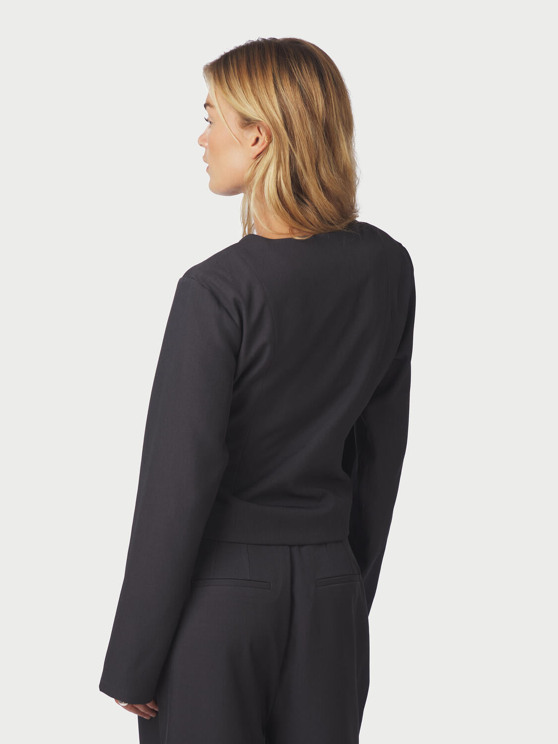 Simmi Eyelet bluse - mørkegrå